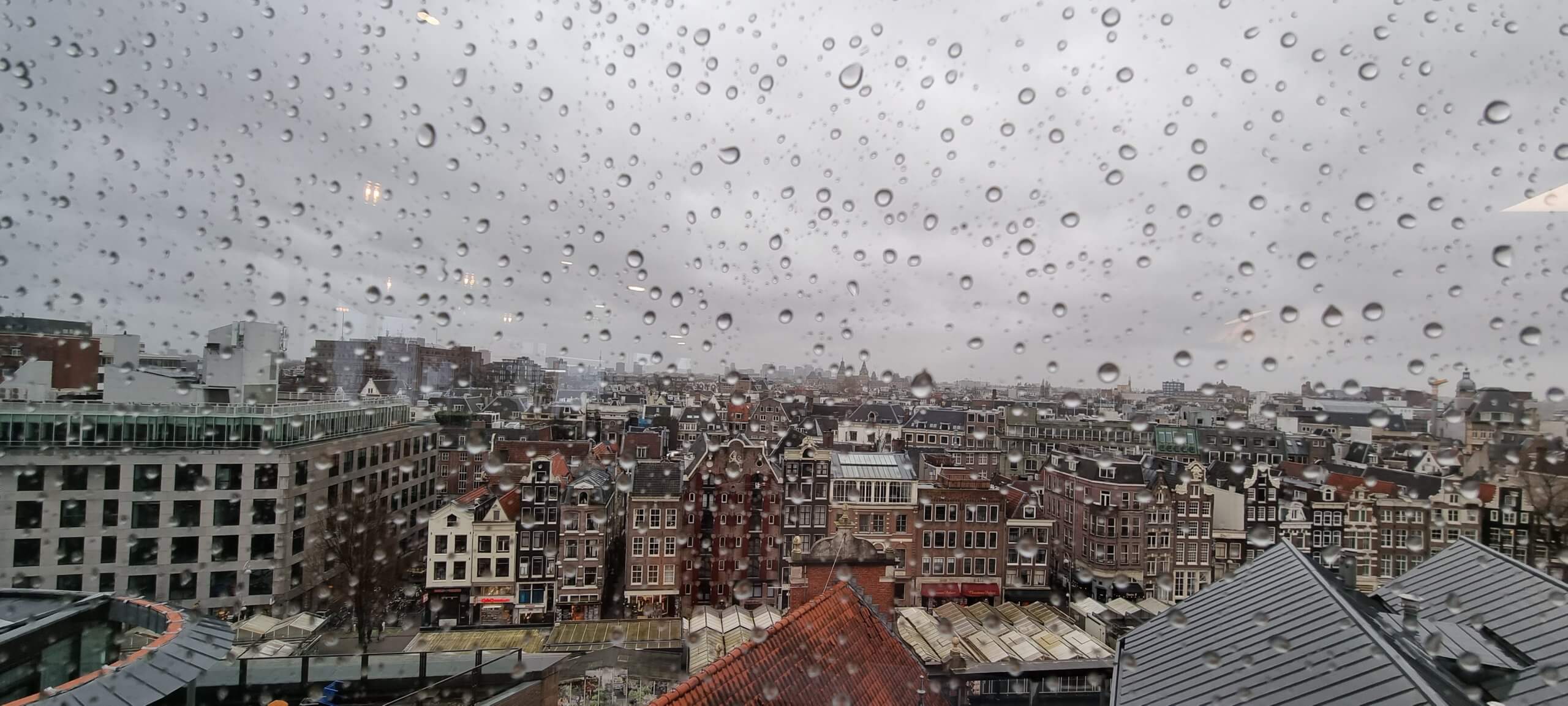 αμστερνταμ-βροχή-εξωτερικό